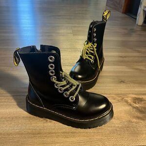 Doc Martens Jadon Max Black Leather Boots Double Platform Women 5